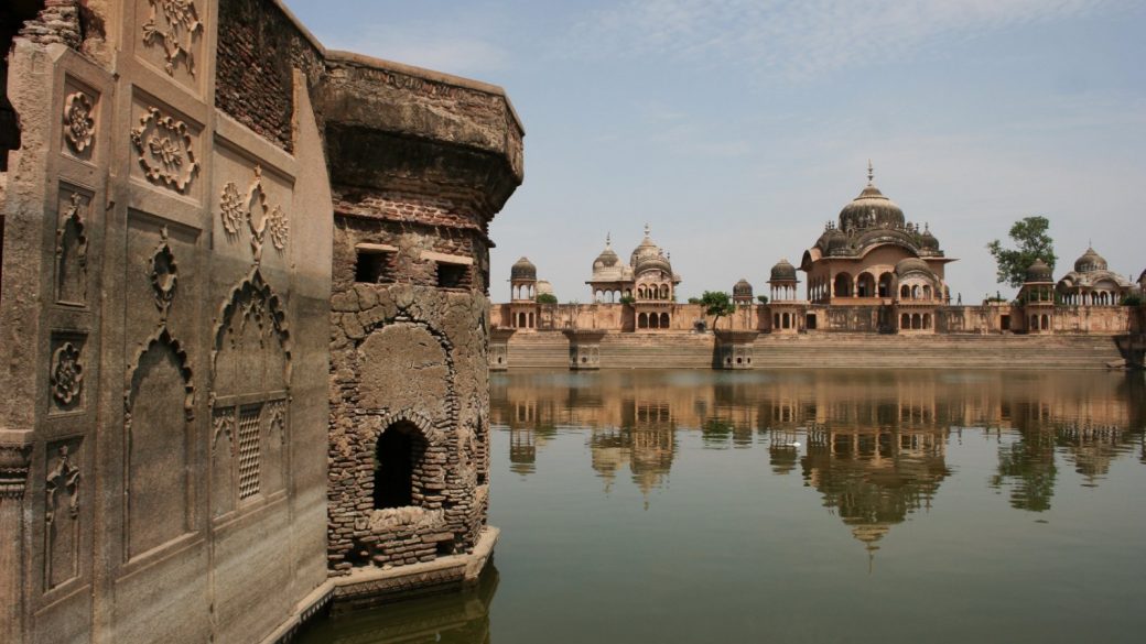 Beautiful Escapes from Agra!