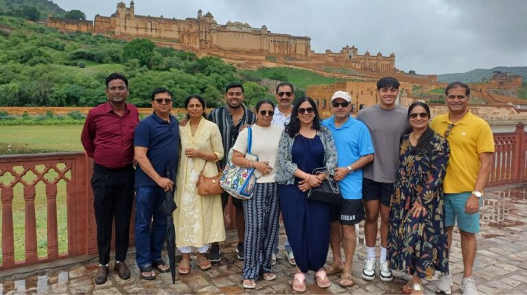 crystal-india-holidays-family-group-amber-fort-monsoon-jaipur.jpg