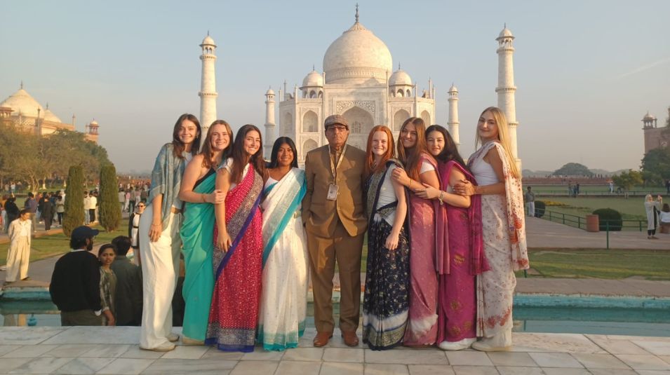 crystal-india-holidays-guide-women-group-saree-taj-mahal-sunrise.jpg
